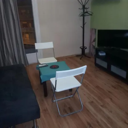 2 Bedroom Center *